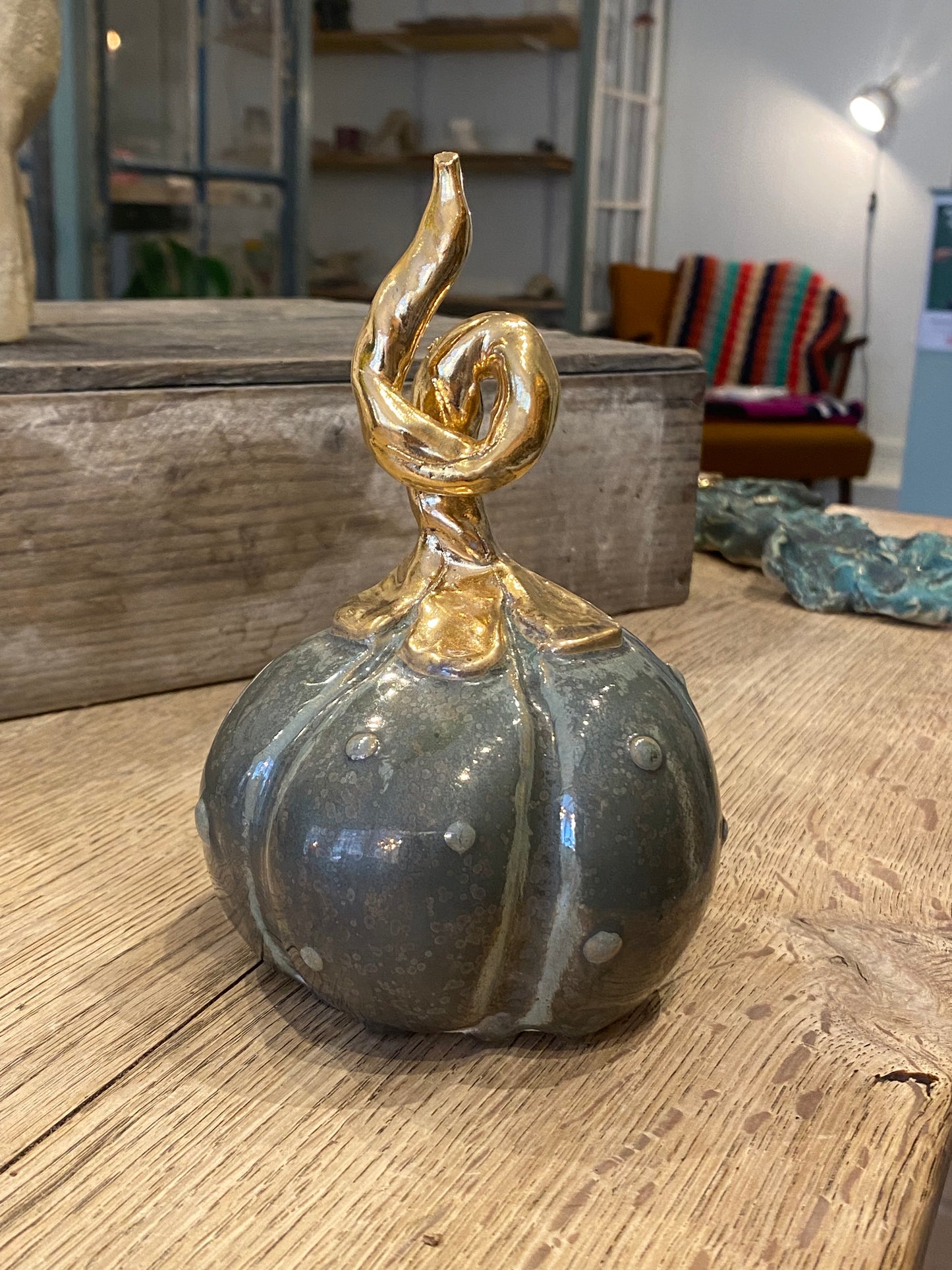 Håndformet stort græskar