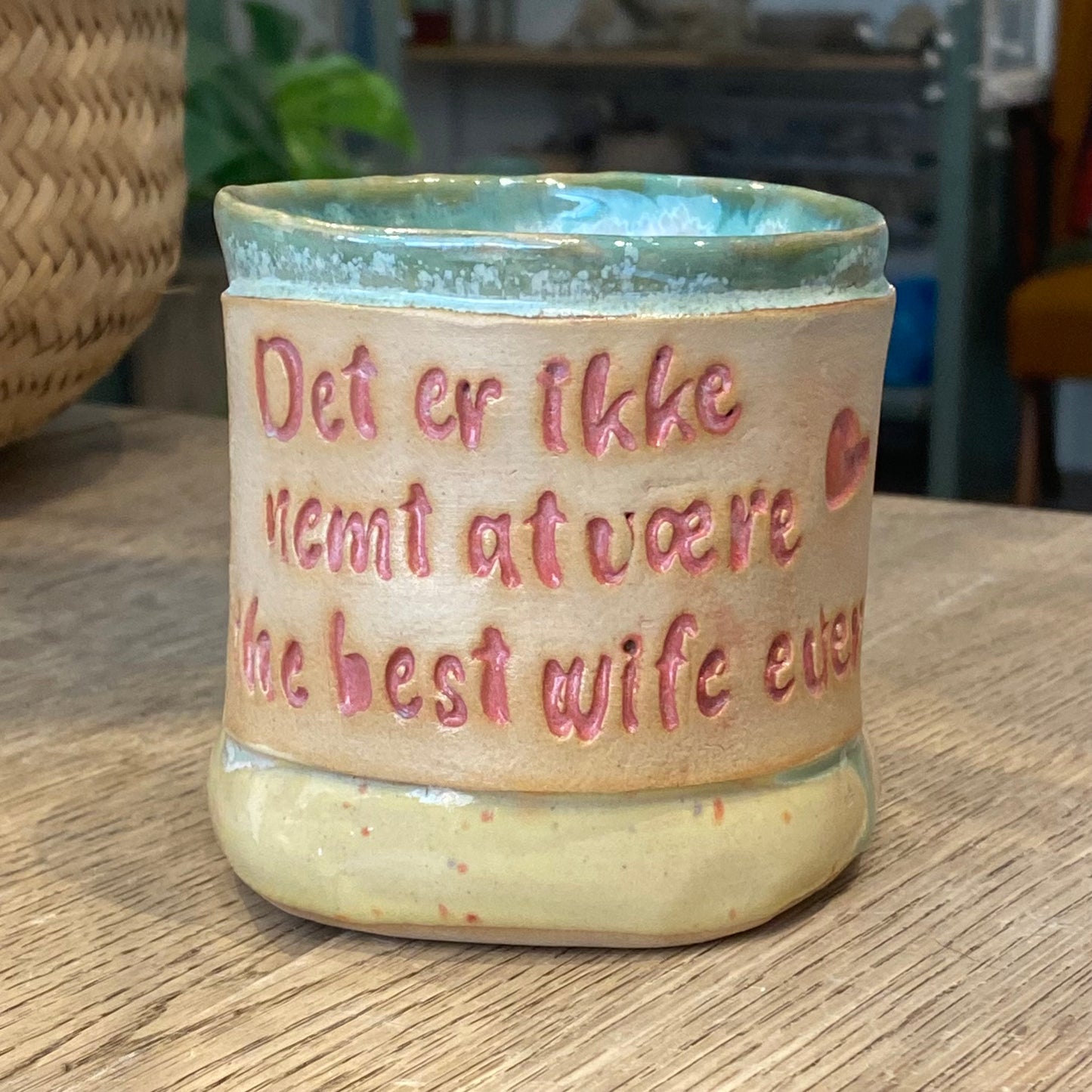 Håndformet krus med tekst; The best wife ever