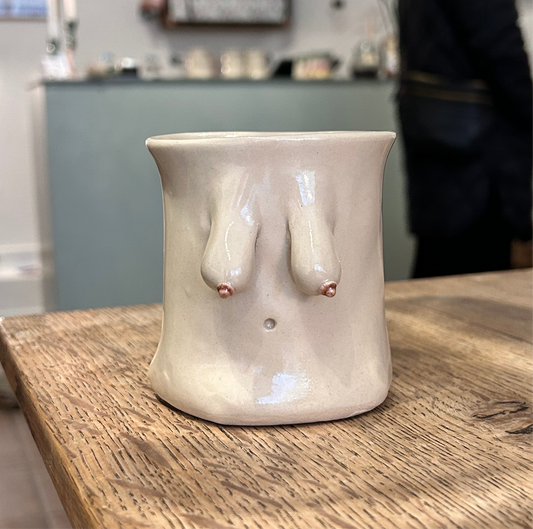 Håndformet brystkop nr. 2