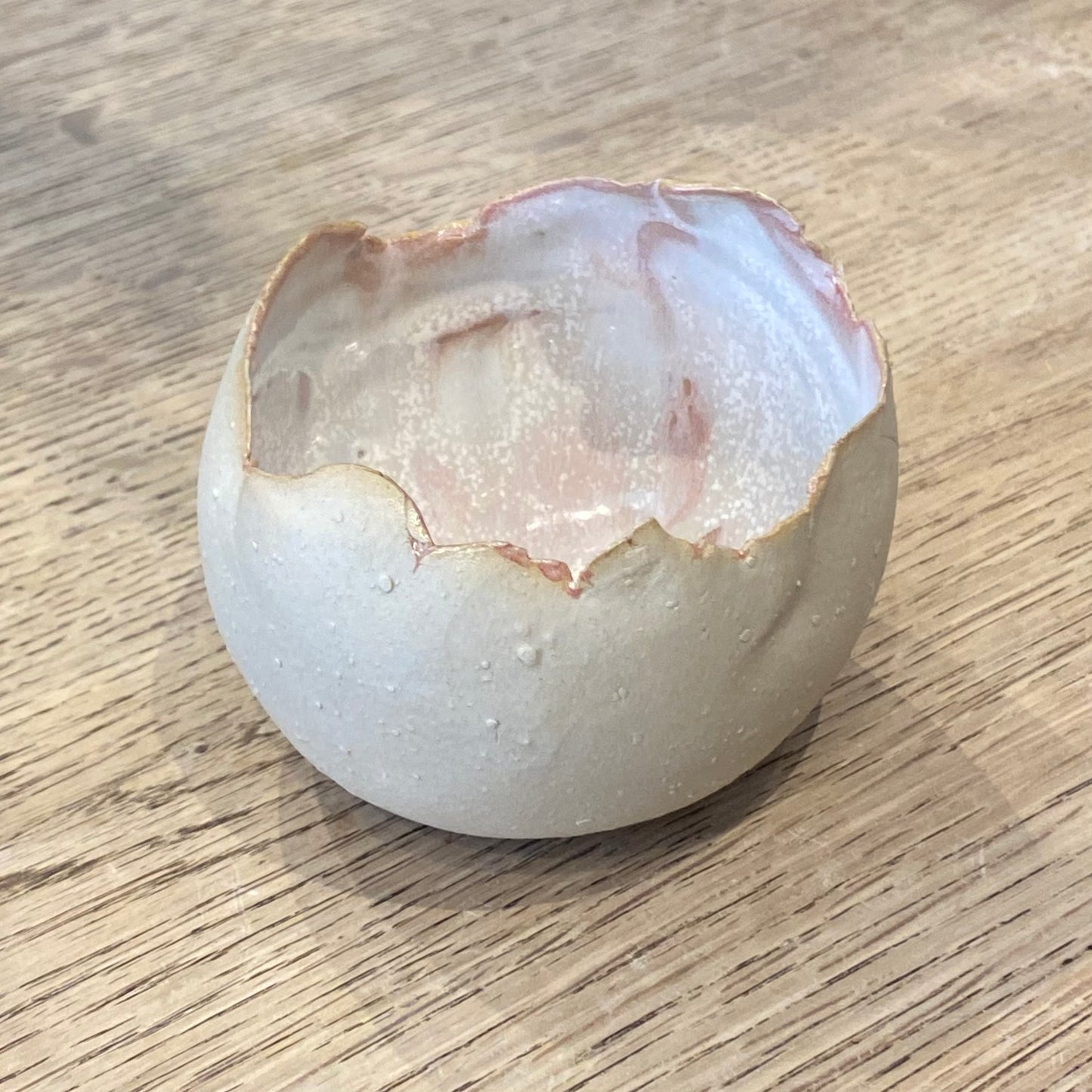 Lysskåle med rosa glasur