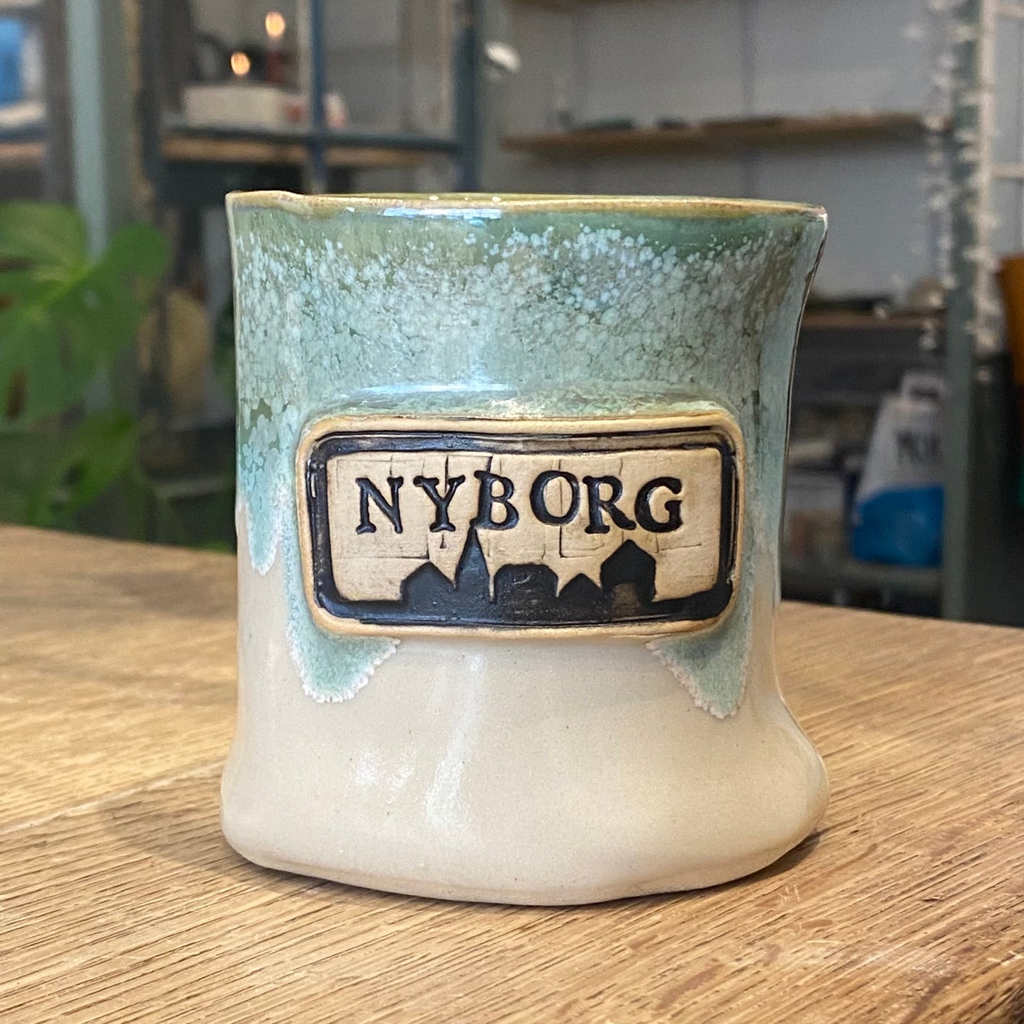 Håndformet krus, Nyborg nr 2