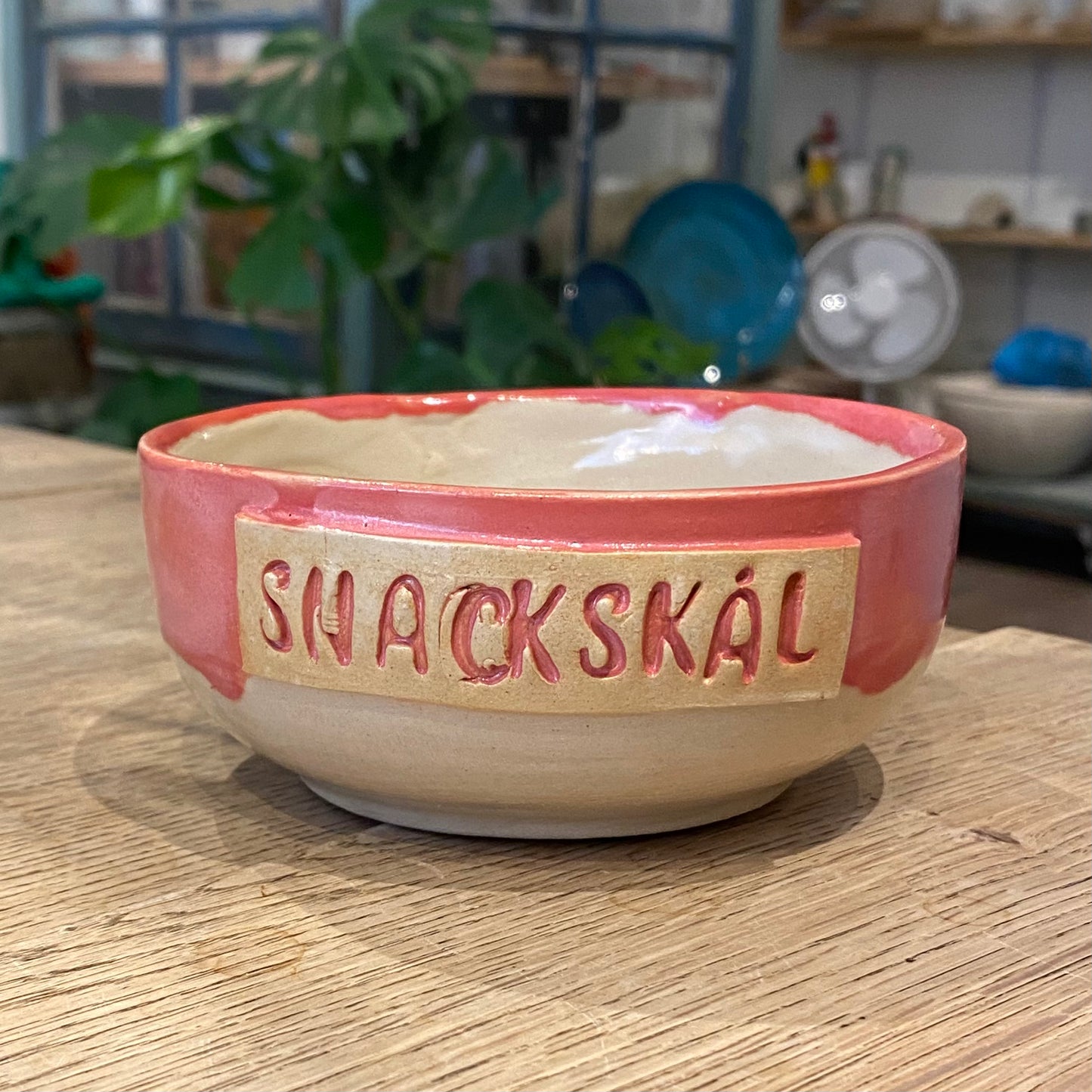 Skål med tekst ‘Snackskål’ nr 3