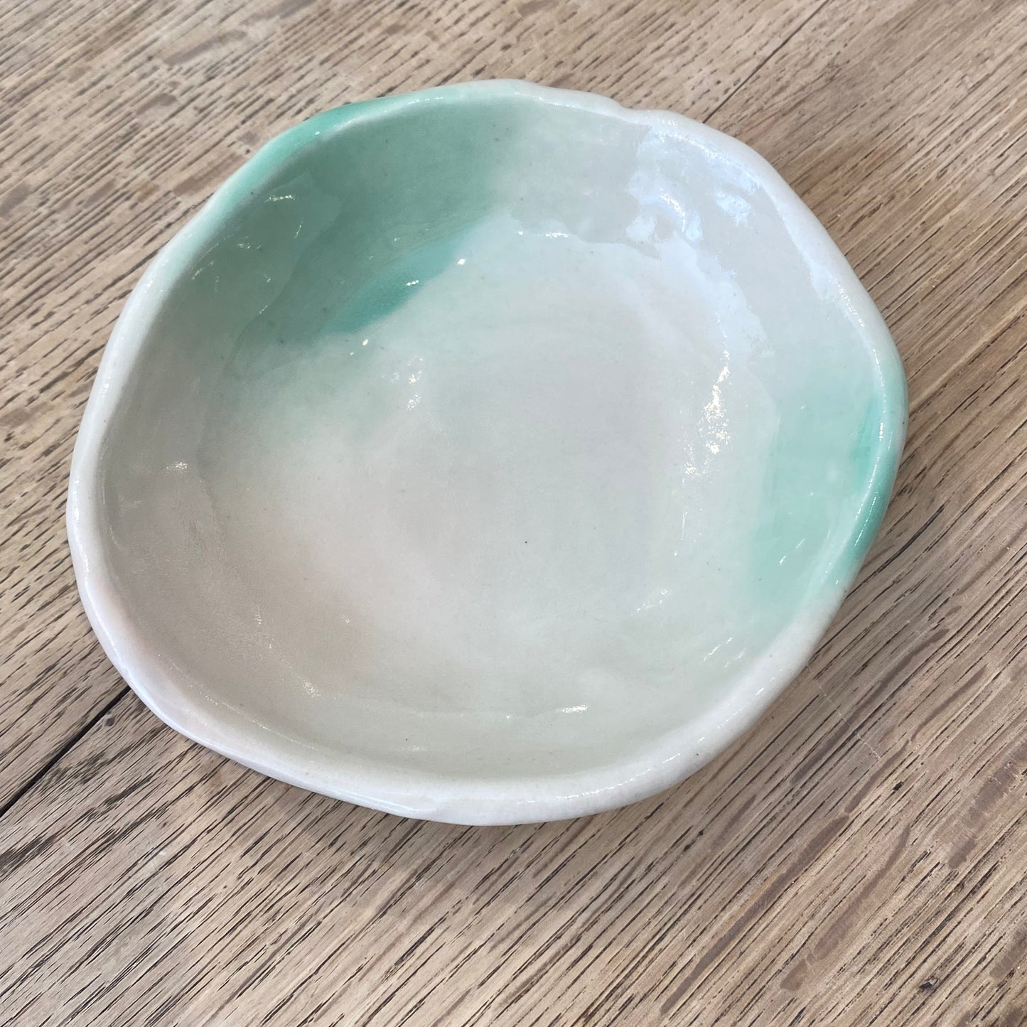 Håndformet skål, pastelfarve, nr 1