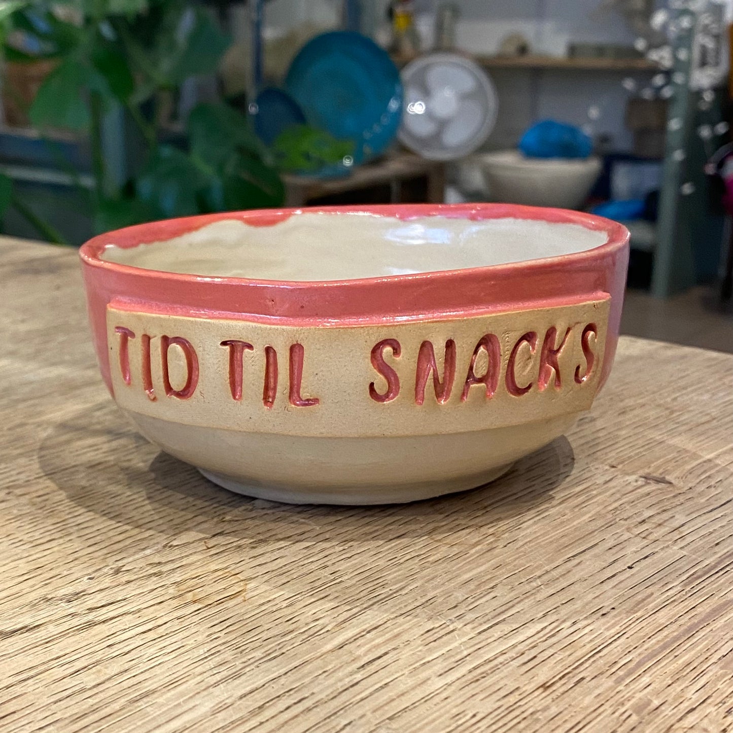 Snackskål med tekst ‘tid til snacks?