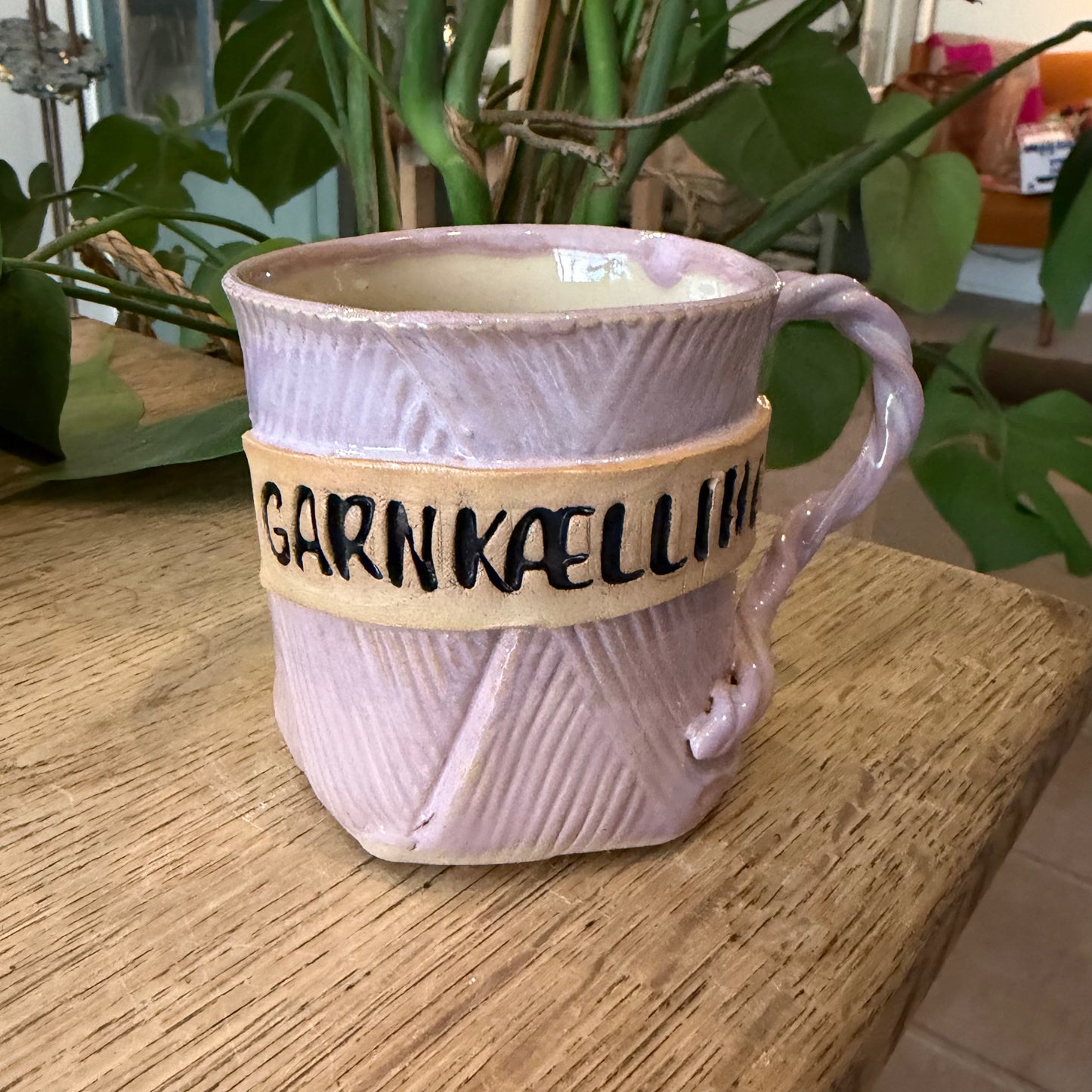 Garn krus med tekst; GARNKÆLLING, nr 2