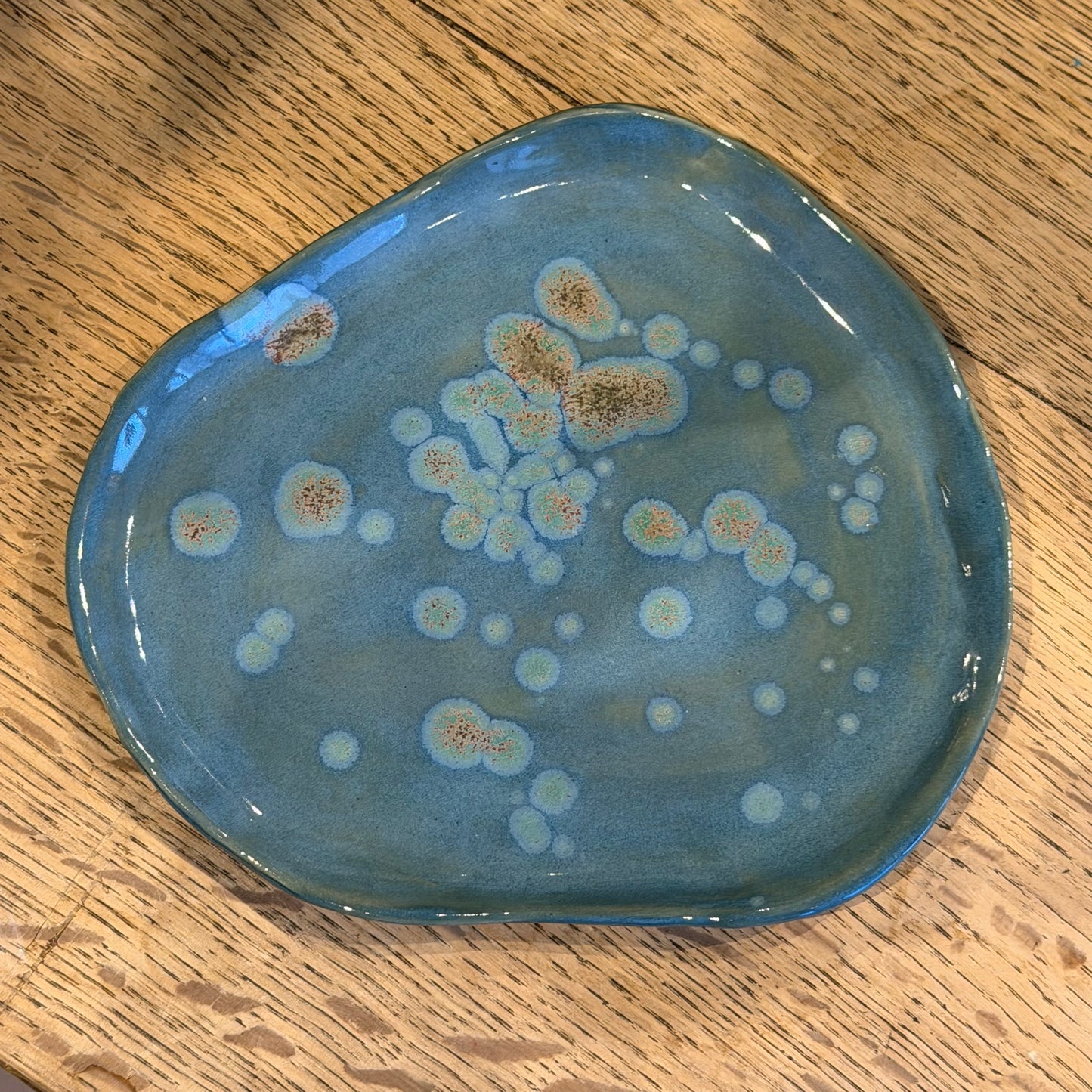 Fad med krystalglasur, blå