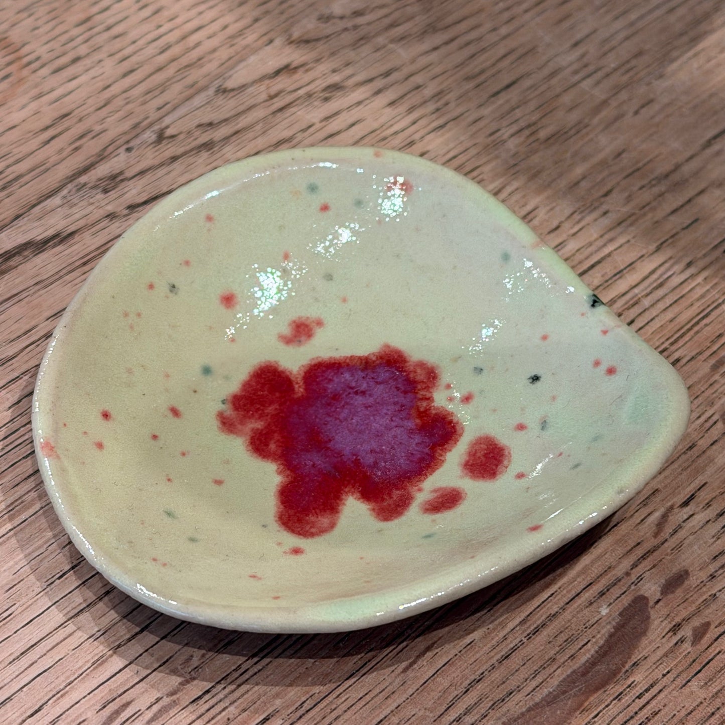 Håndformet smykkeskål