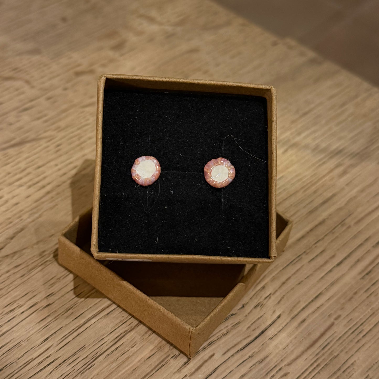 Unikke ørestikkere, støvet rosa