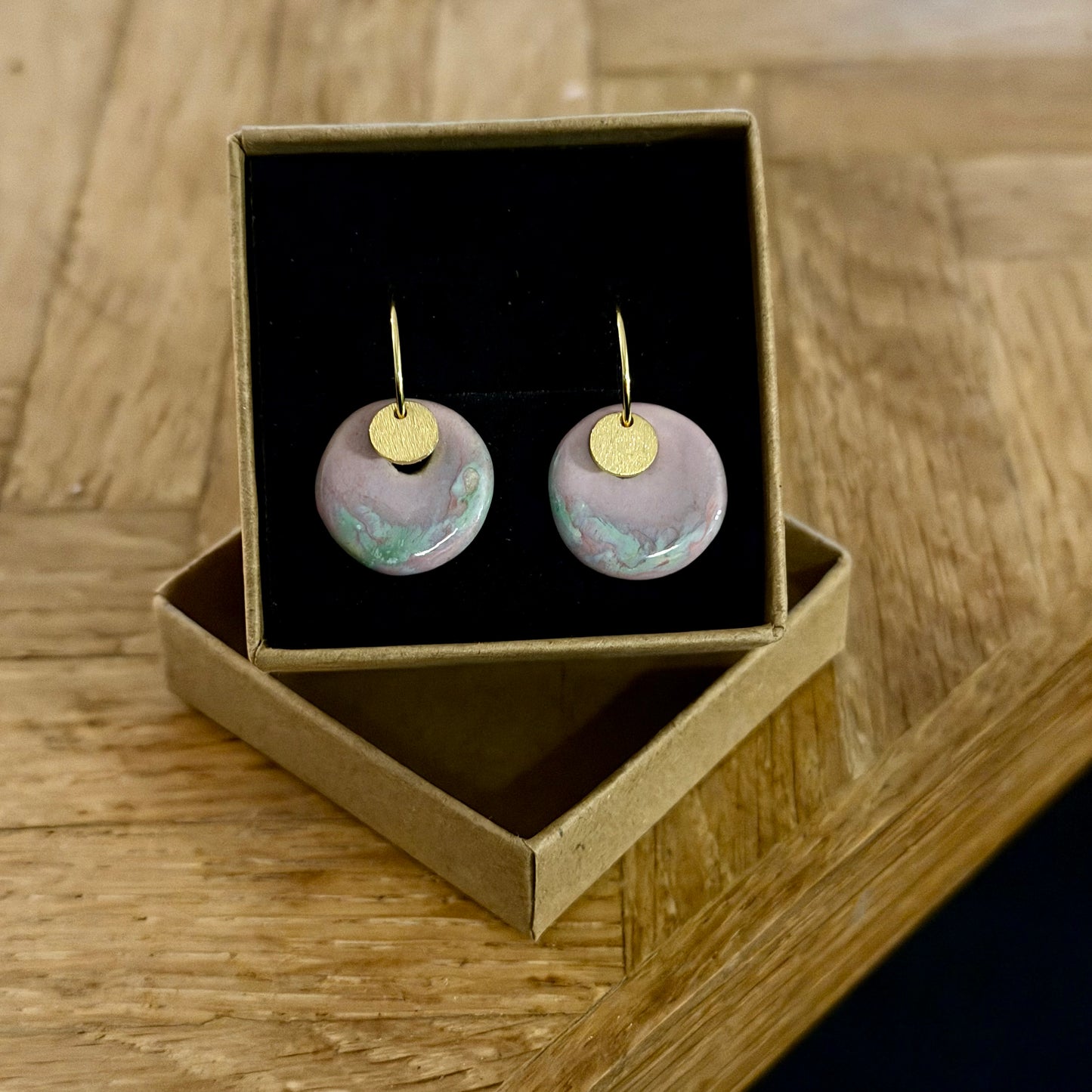 Unikke øreringe, lys lilla med pletter