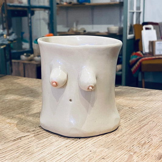 Håndformet brystkop nr. 1