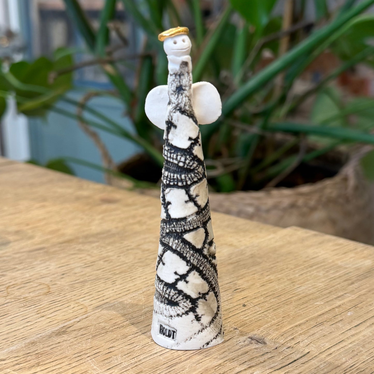 Engel i porcelæn, 11 cm, nr. 6