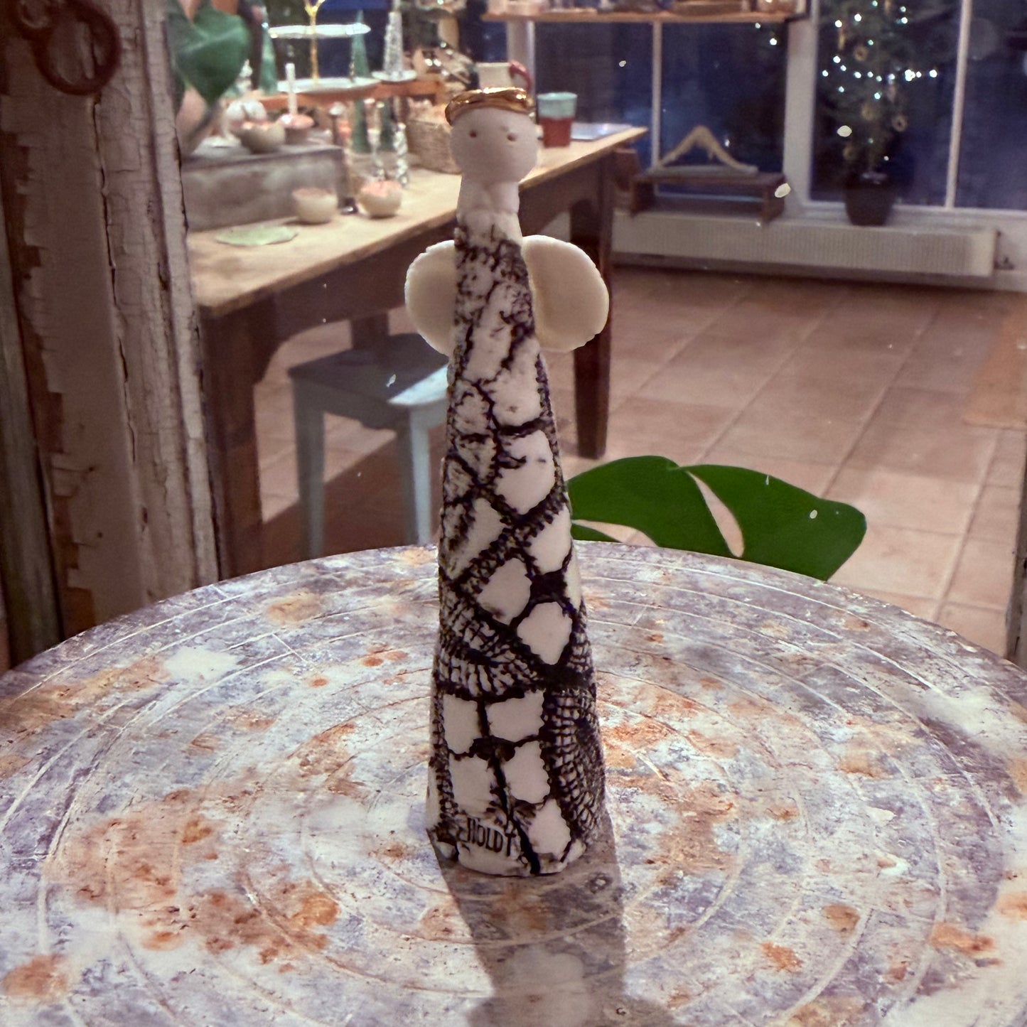 Engel i porcelæn, 9 cm