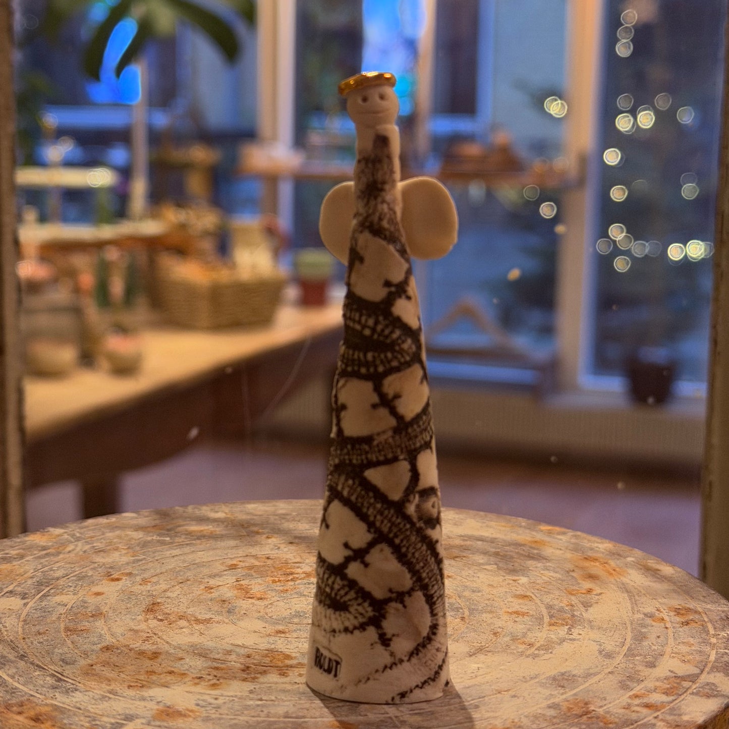 Engel i porcelæn, 11 cm