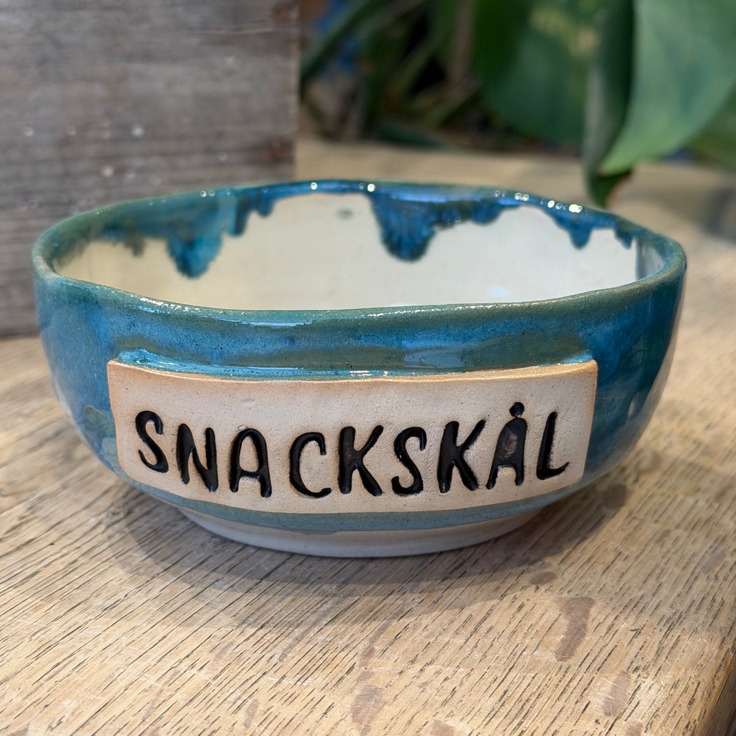 Skål med tekst ‘SNACKSKÅL’ nr 2