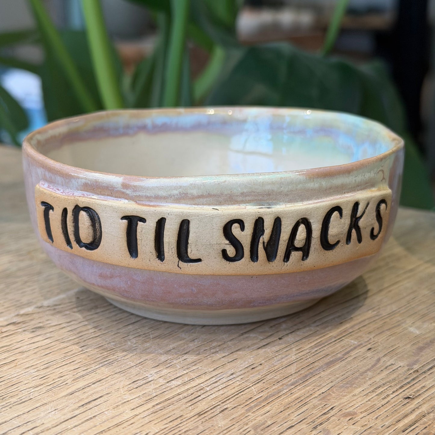 Skål med tekst ‘TID TIL SNACKS’ nr 2