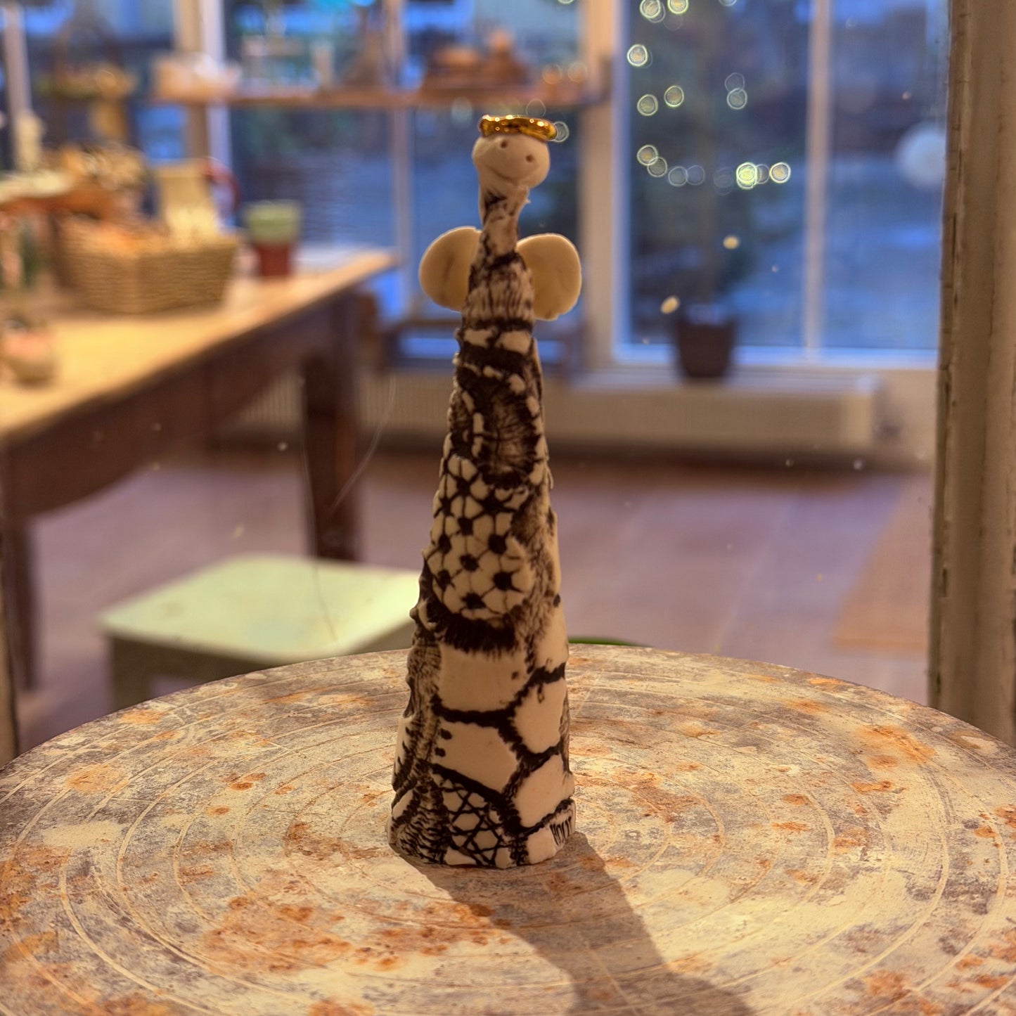 Engel i porcelæn, 11 cm