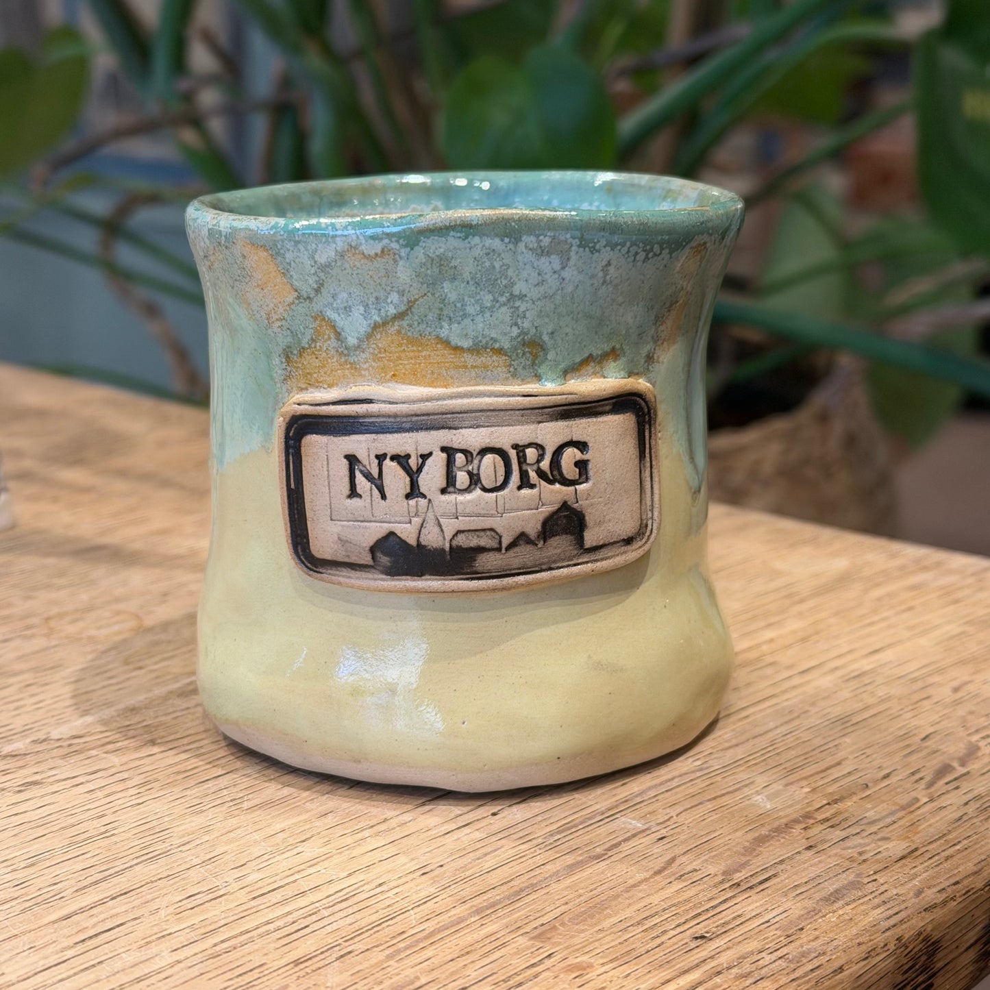 Håndformet krus, Nyborg, nr 2