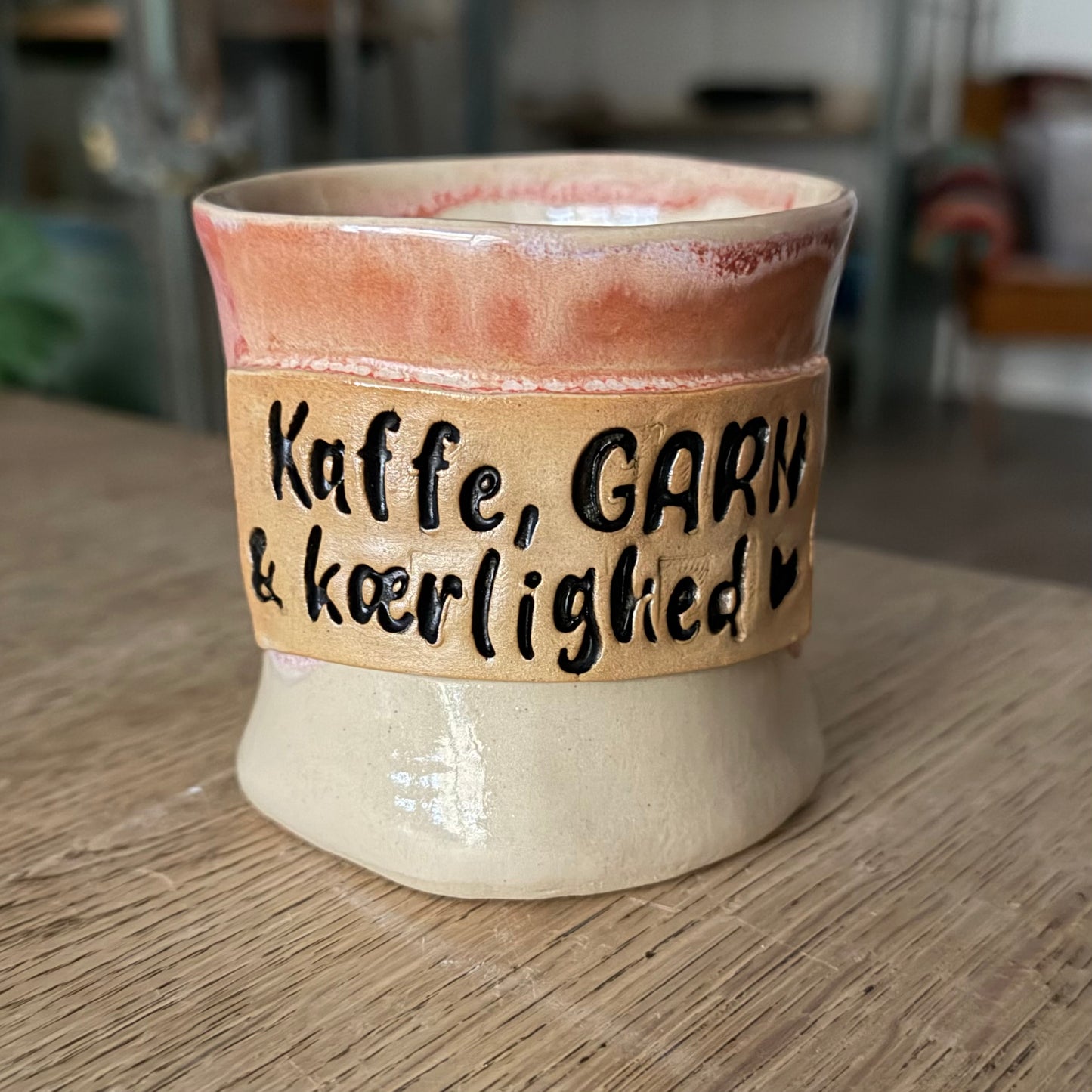 Håndformet krus; Kaffe, GARN & kærlighed, nr 1