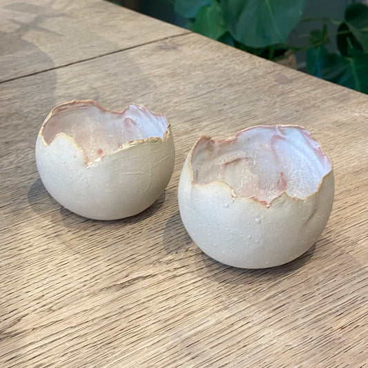 Lysskåle med rosa glasur