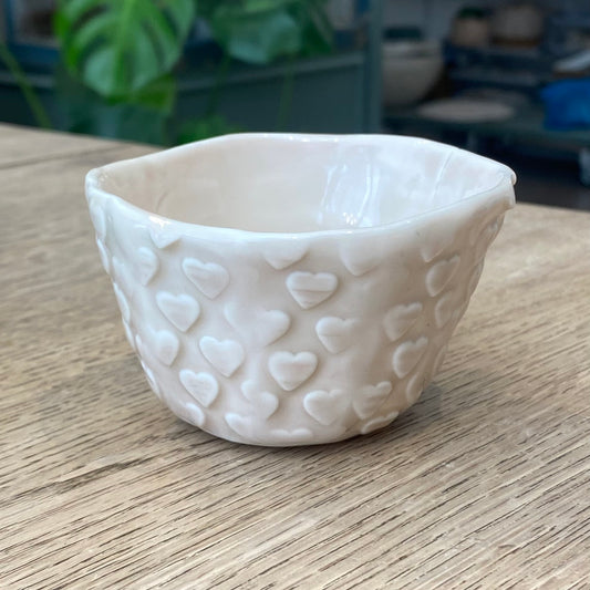 Lille skål med hjertemønster, porcelæn