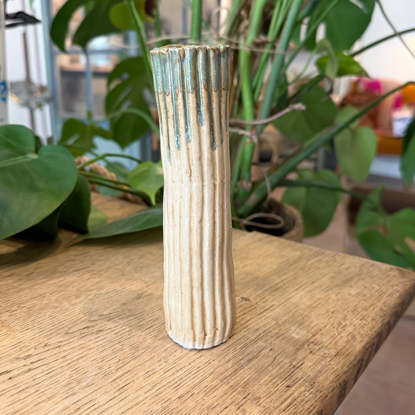 Slank vase, 15,5 cm, pap