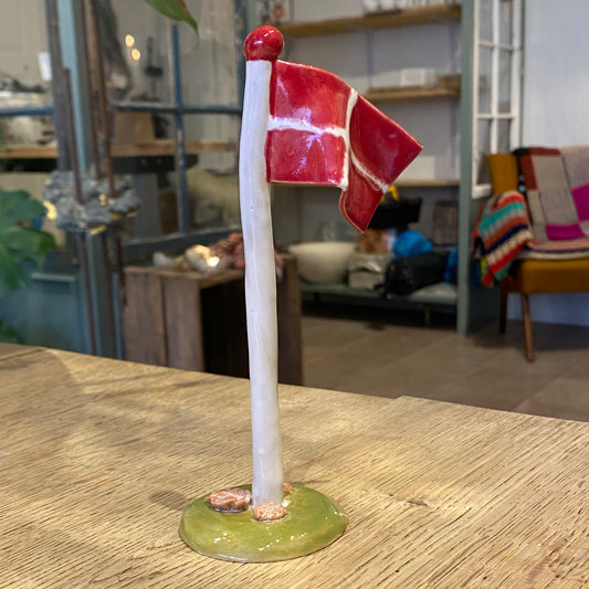 Flagstang med Dannebrog og blomster, nr 5