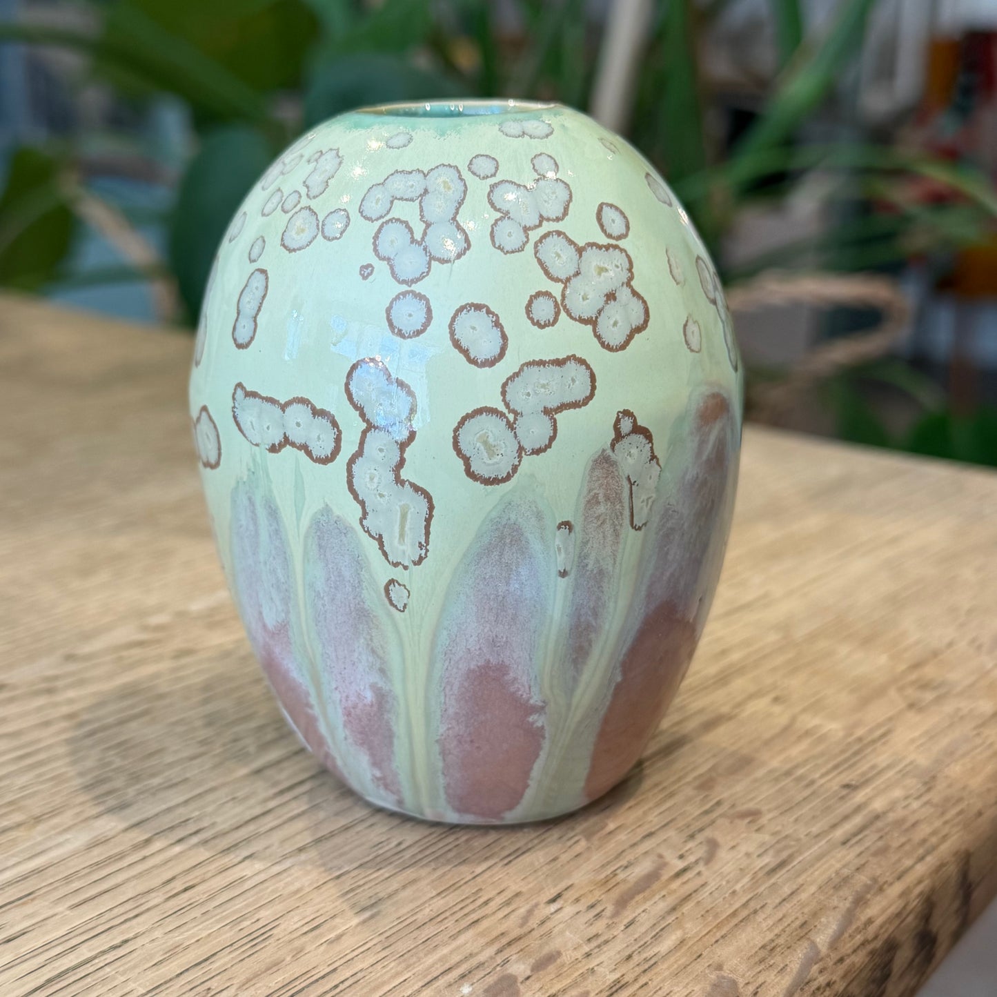Lille vase, lilla/lys grøn krystal