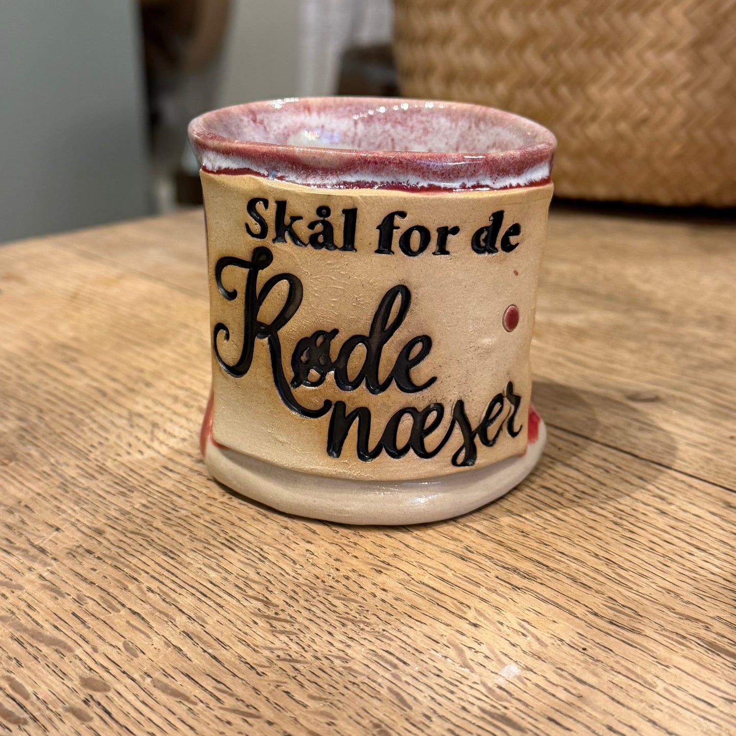 Håndformet julekrus, Skål for de røde næser, nr 2