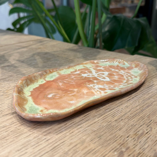Fad med blondemønster, rosa og grøn