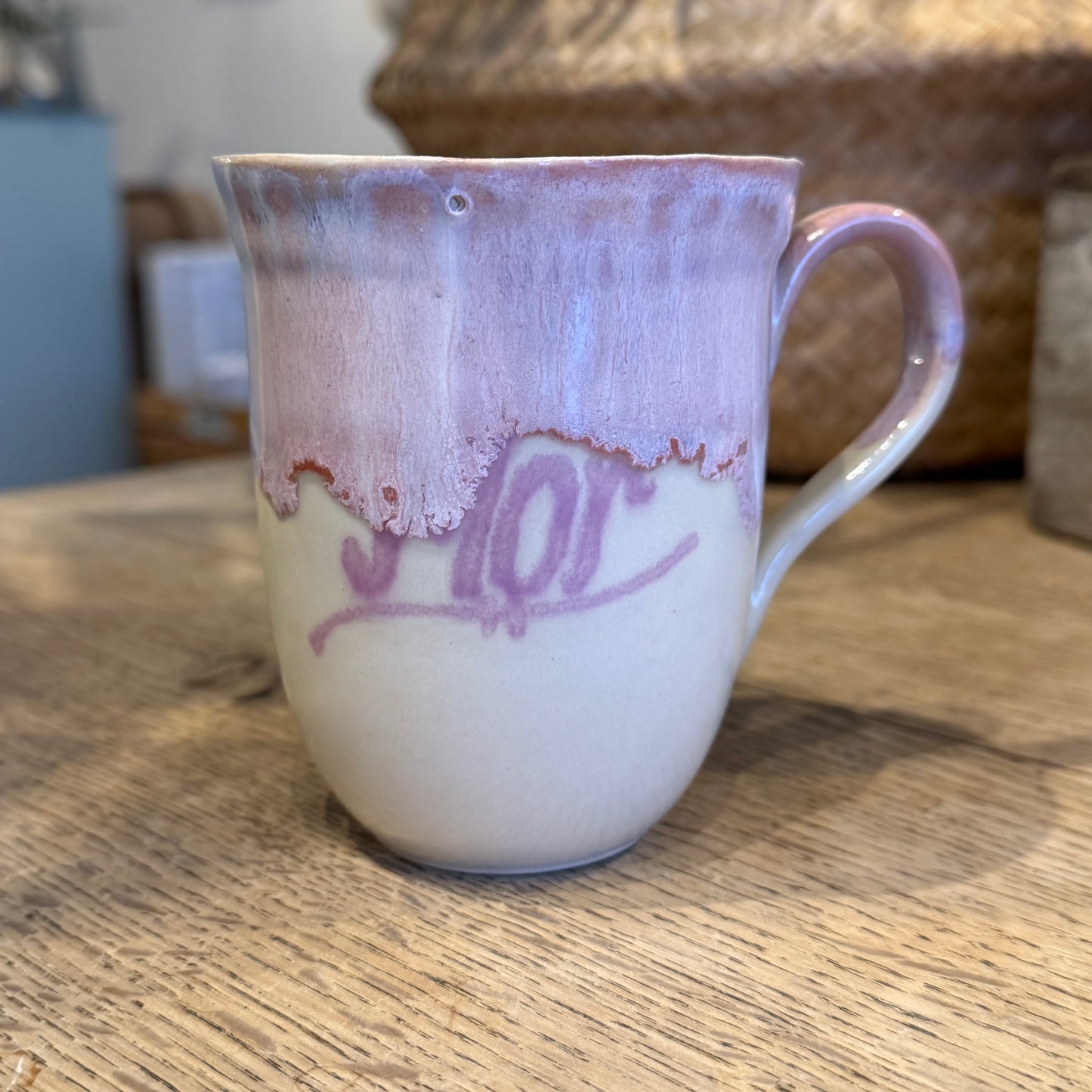 Håndlavet krus med hank og tekst; Mor