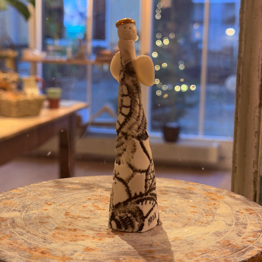 Engel i porcelæn, 11 cm