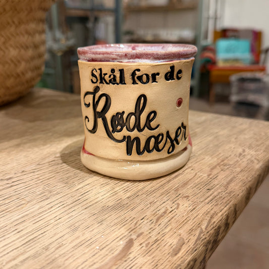 Håndformet julekrus, Skål for de røde næser, nr 4