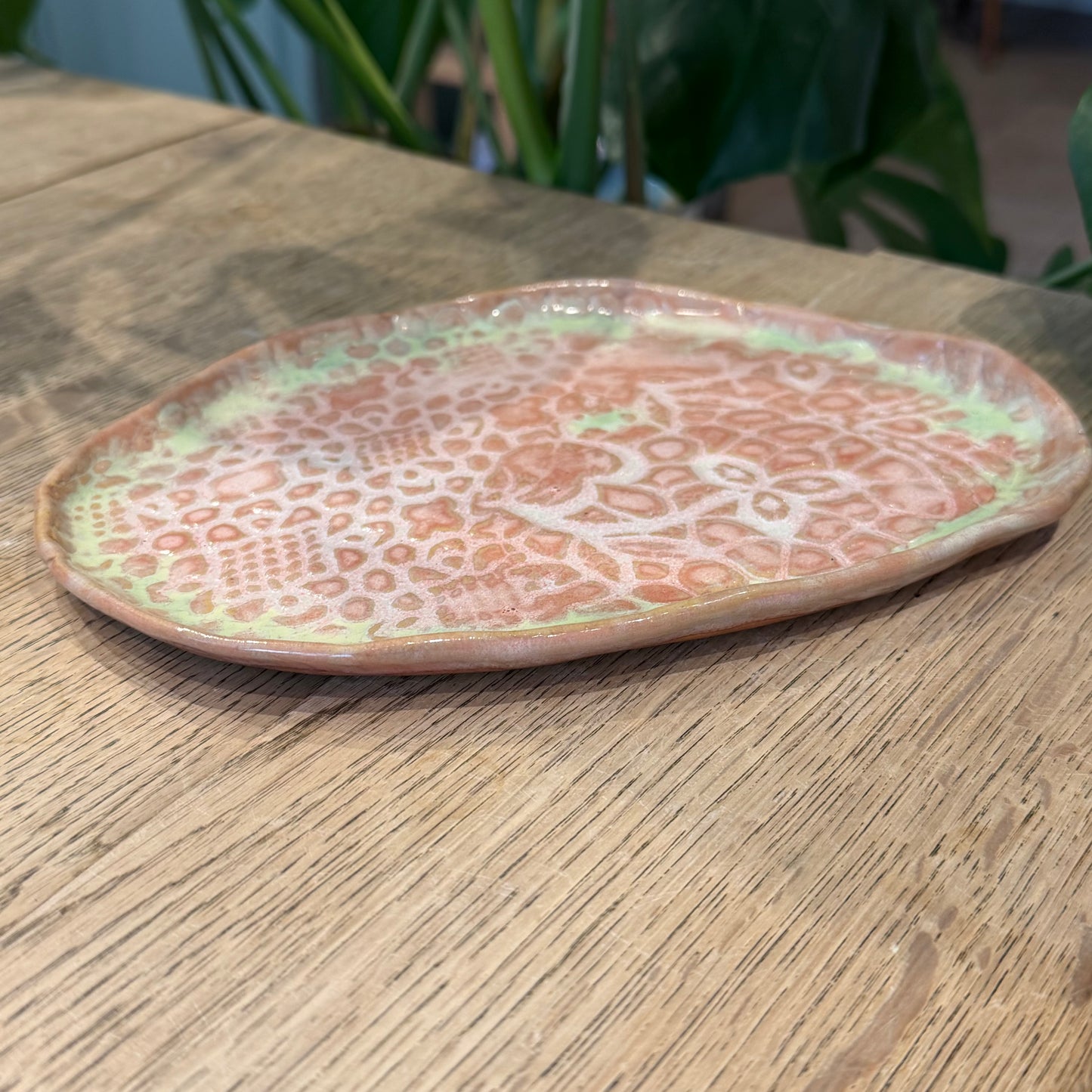 Fad med blondemønster, rosa og grøn