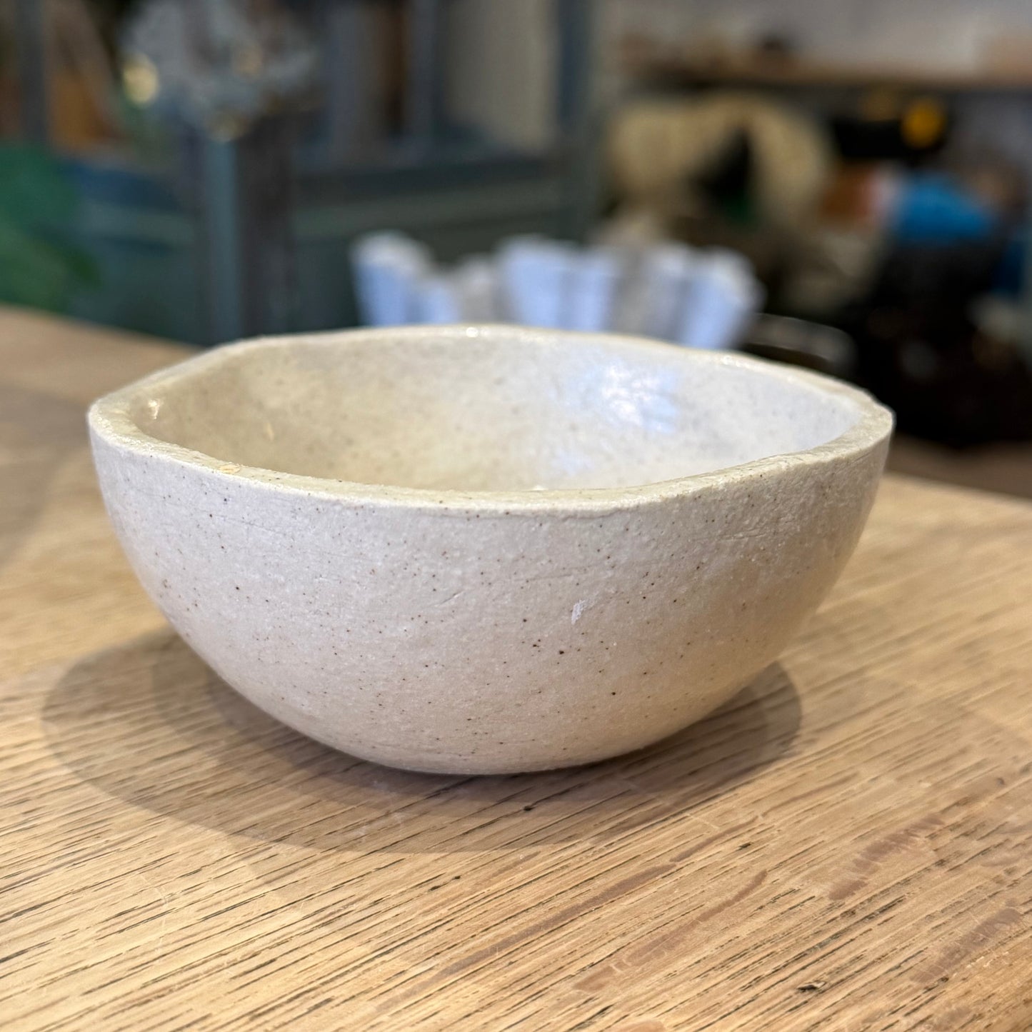 Håndformet skål med tryk