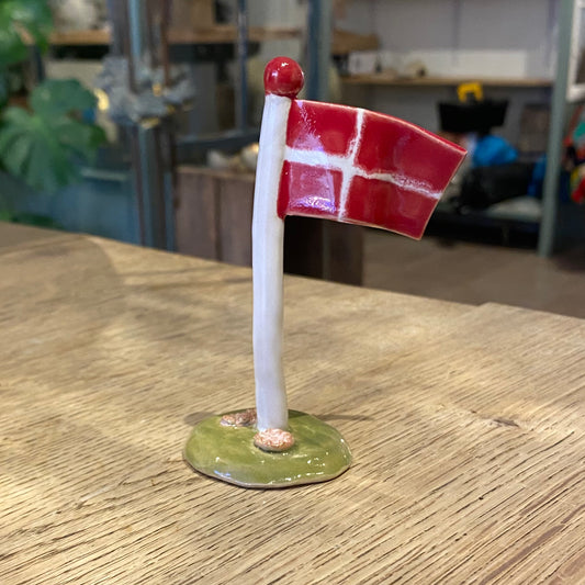 Flagstang med Dannebrog og blomster, nr 4