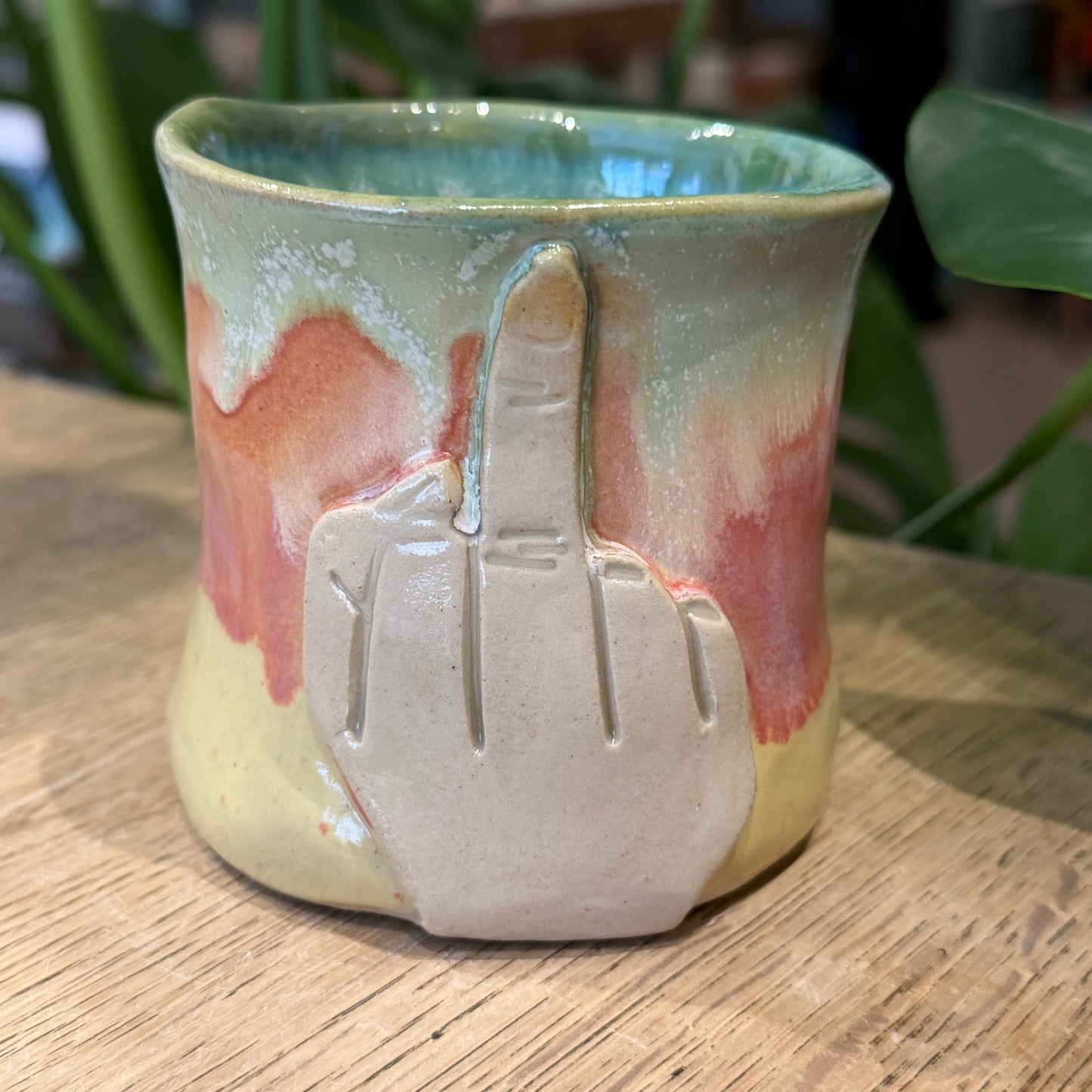 Håndformet krus, Fuckfinger, nr. 3