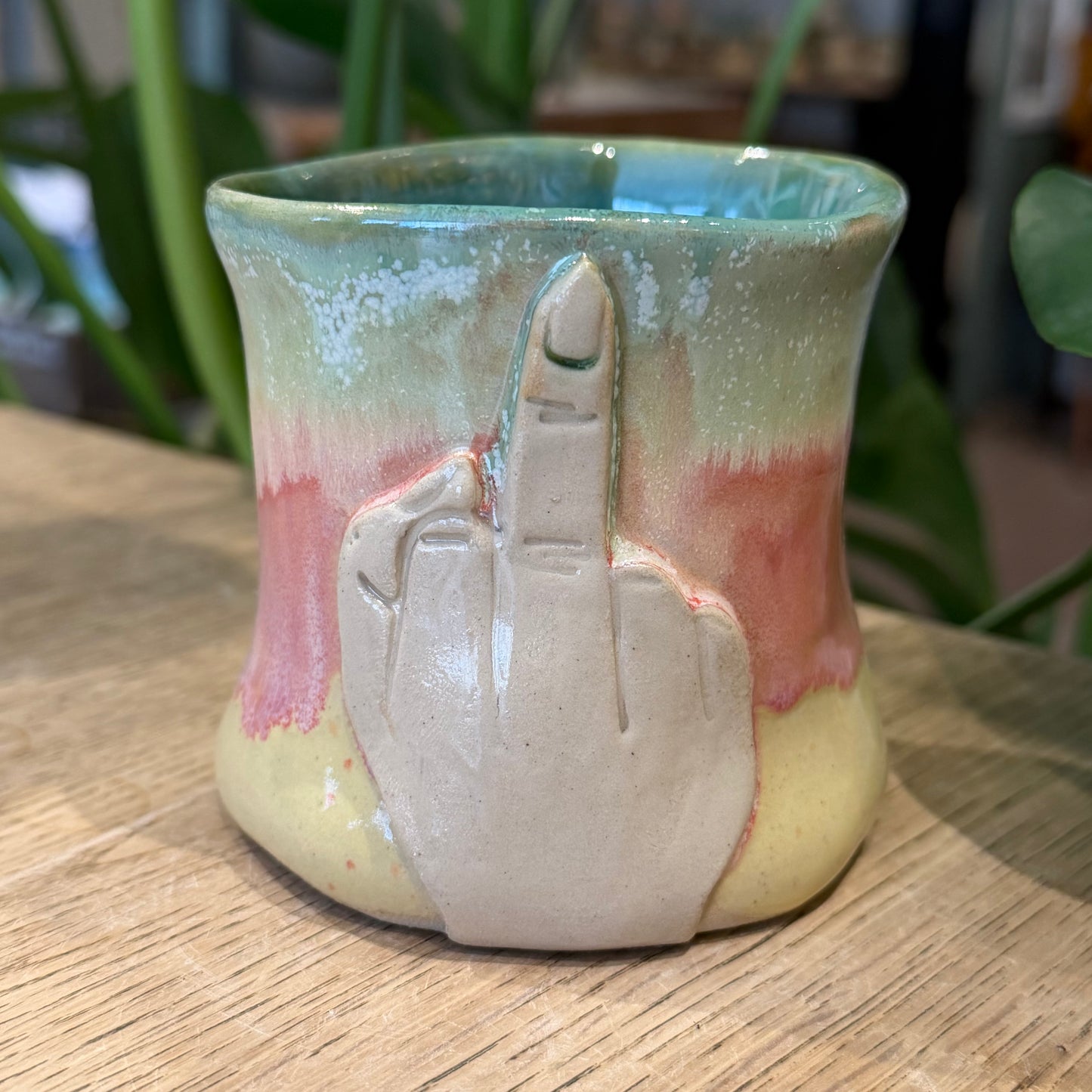 Håndformet krus, Fuckfinger, nr. 1