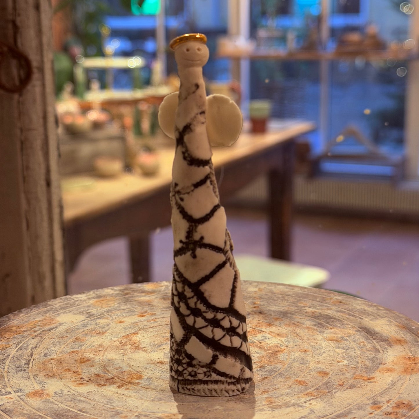 Engel i porcelæn, 11 cm