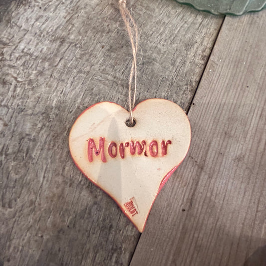 Ophæng, hjerte med tekst ‘mormor’