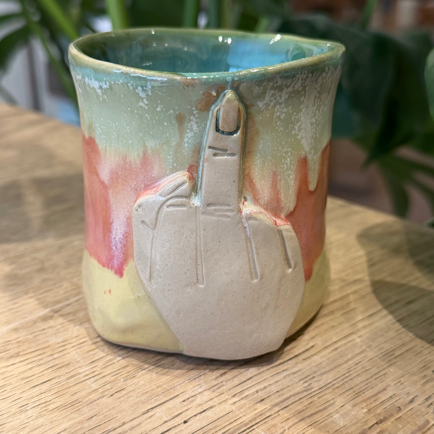 Håndformet krus, Fuckfinger, nr. 2