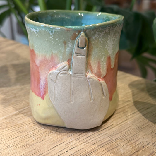 Håndformet krus, Fuckfinger, nr. 2