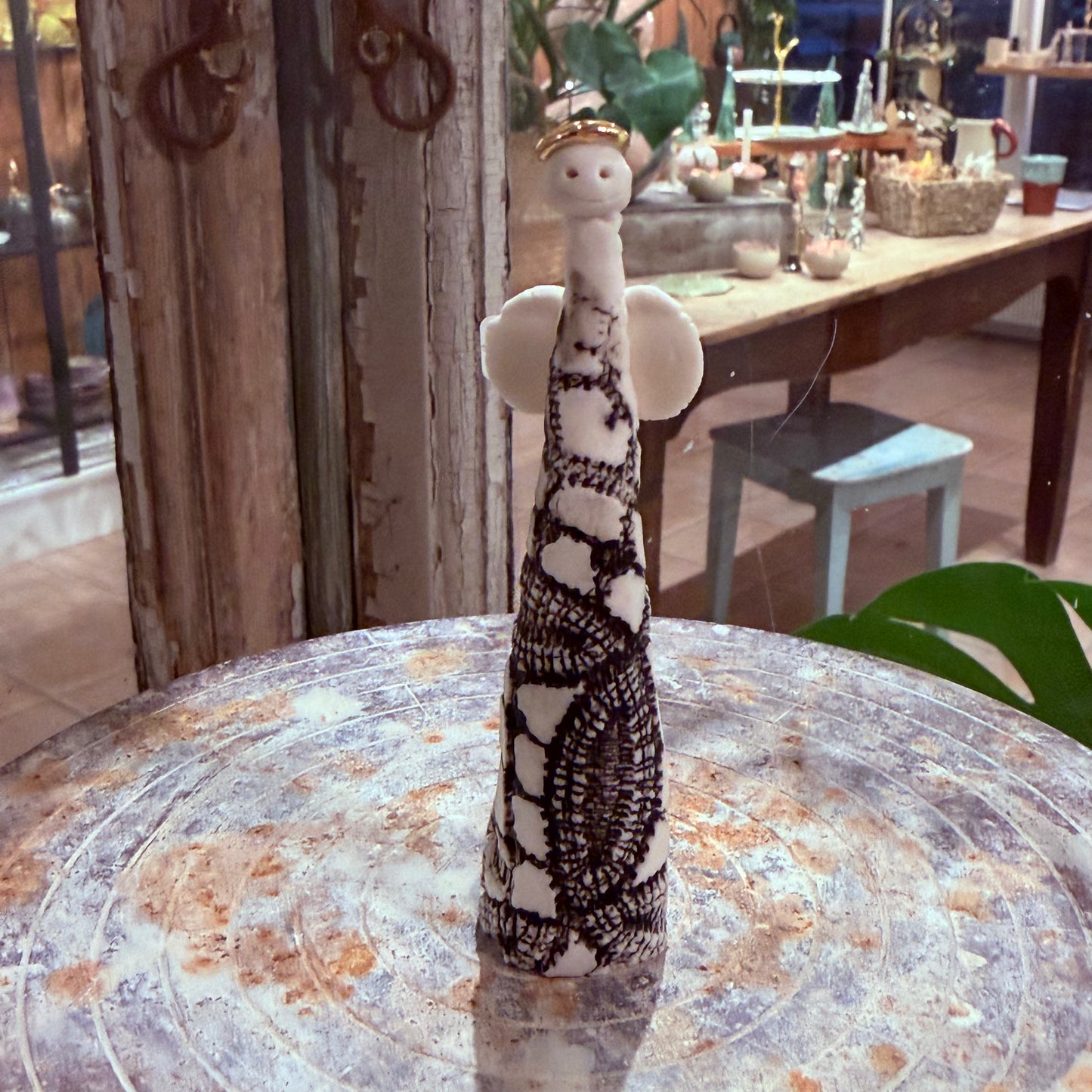 Engel i porcelæn, 9 cm