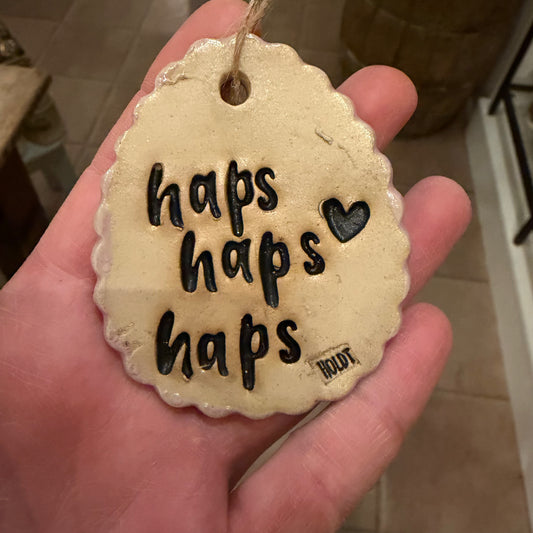 Ophæng, påskeæg med tekst; haps haps haps, lys lilla