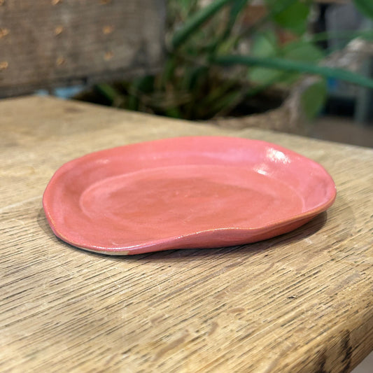 Spoonrest/skeskål, lille rundt fad til grydeskeen, mørk rosa