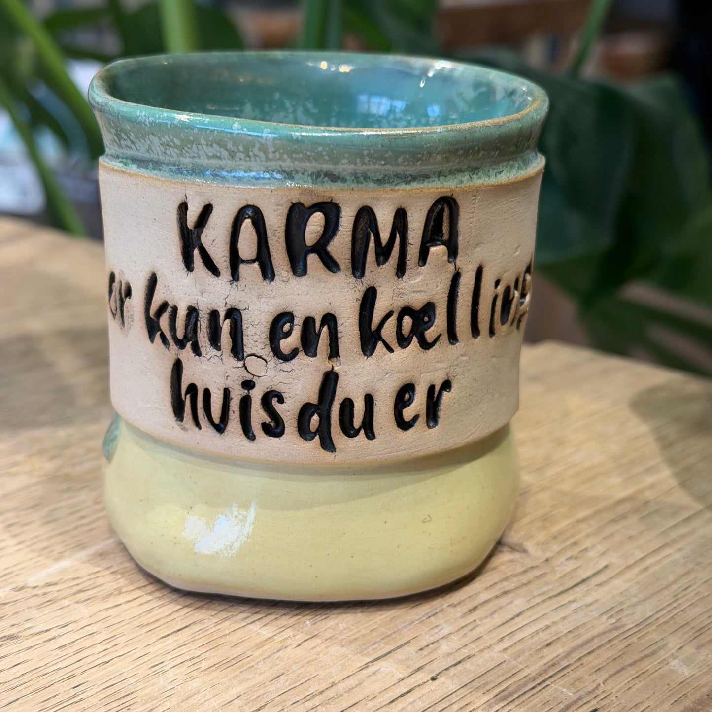 Håndformet krus, KARMA