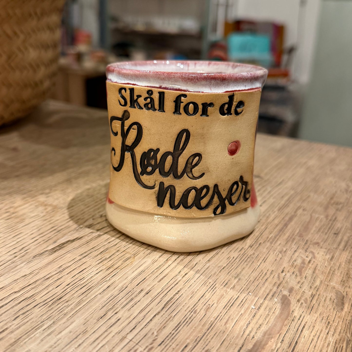 Håndformet julekrus, Skål for de røde næser, nr 5