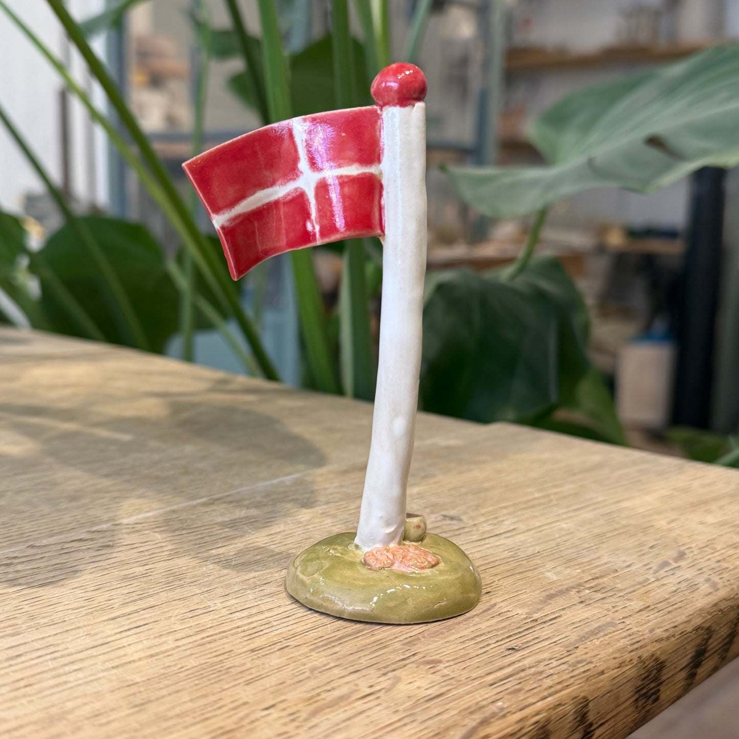 Flagstang med Dannebrog, 12 cm