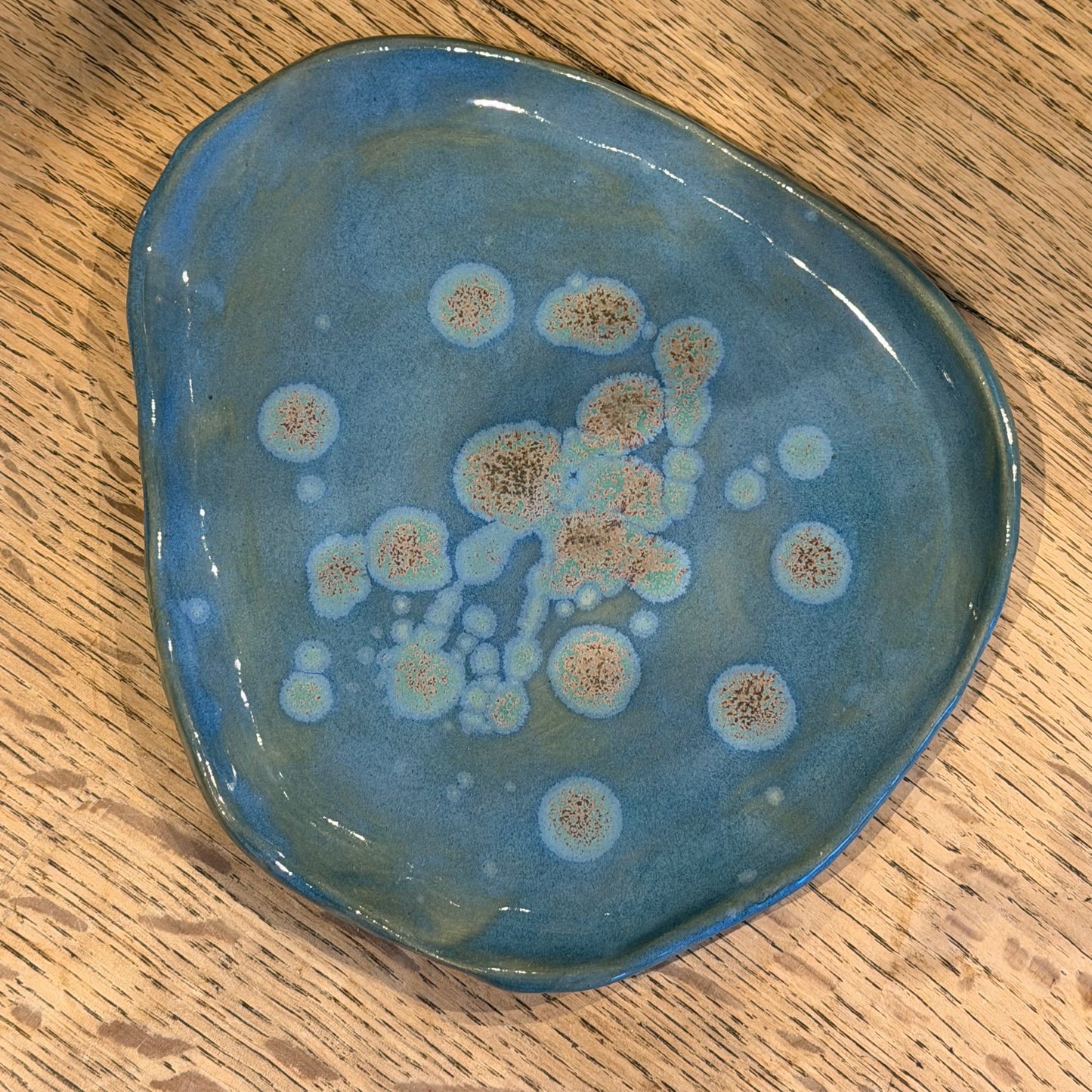 Fad med krystalglasur, blå