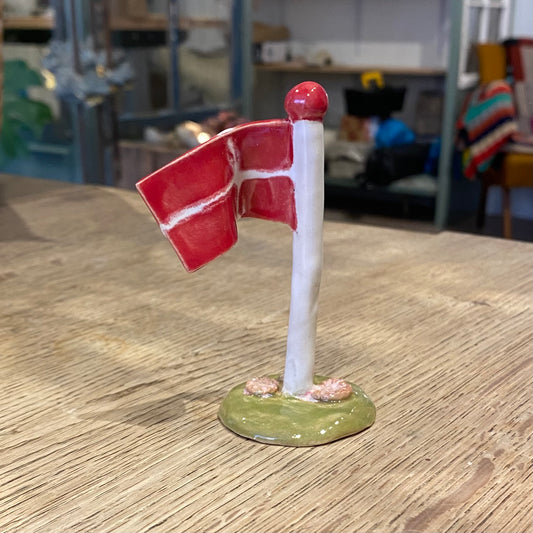 Flagstang med Dannebrog og blomster, nr 1