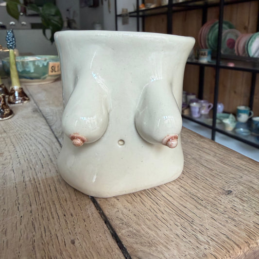 Håndformet brystkop nr. 1